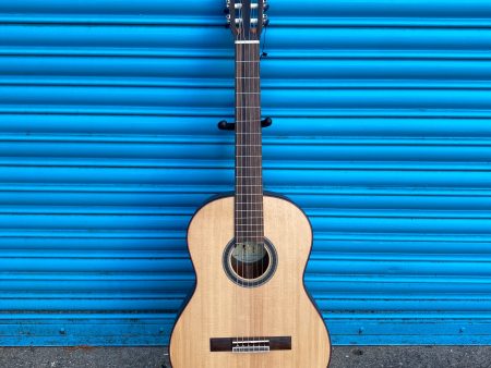 Valencia 700 Series Classical Guitar Online